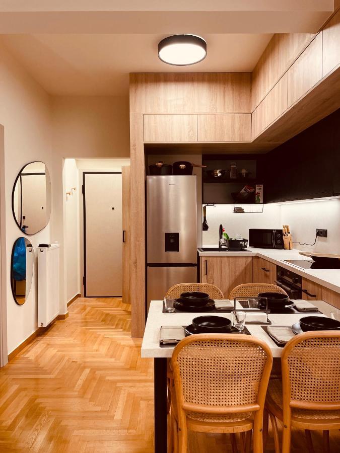 2 Bedroom - Live Like A Local In Kolonaki Athen