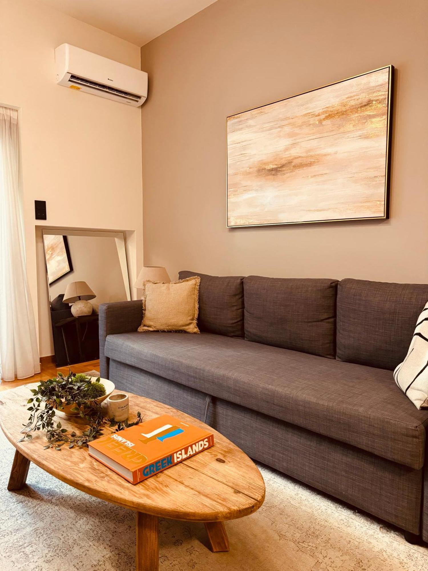 2 Bedroom - Live Like A Local In Kolonaki Athen